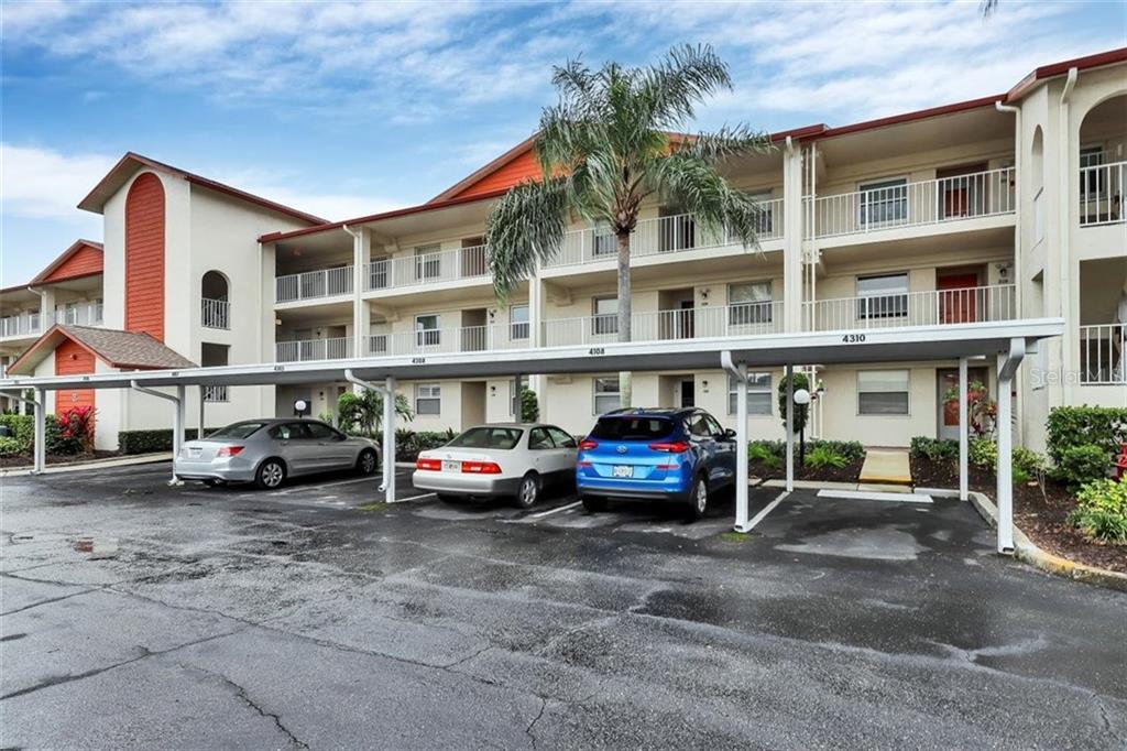 Property Photo: 7301 29th Avenue Drive W 306 FL 34209