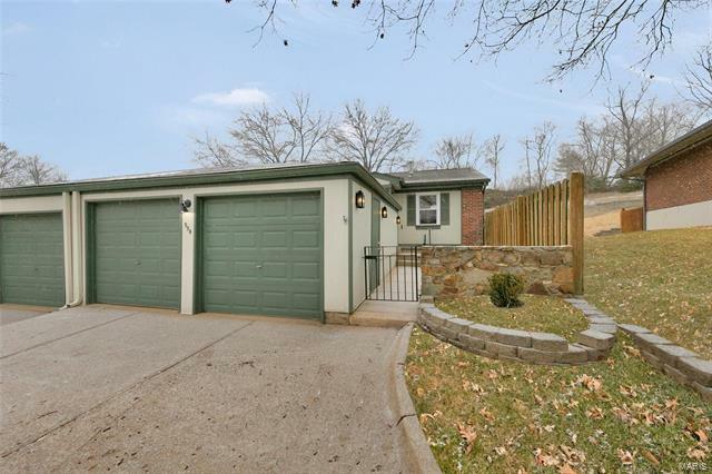 Property Photo: 954 Barbizon Drive 63021