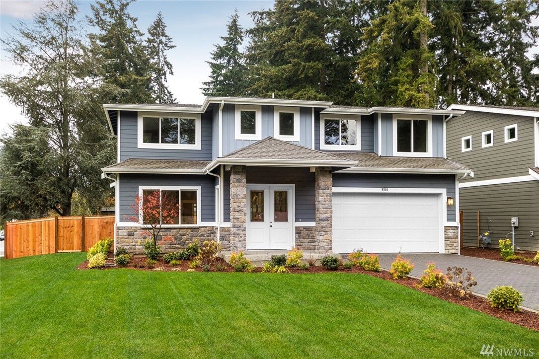 Property Photo:  4919 NE 1st Street  WA 98059 