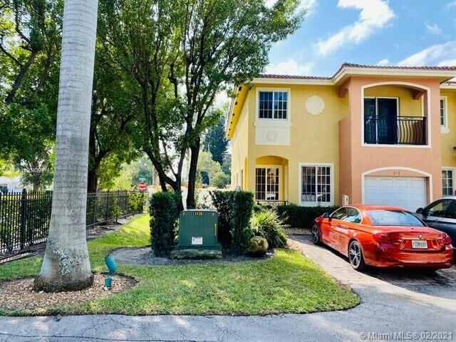Property Photo:  