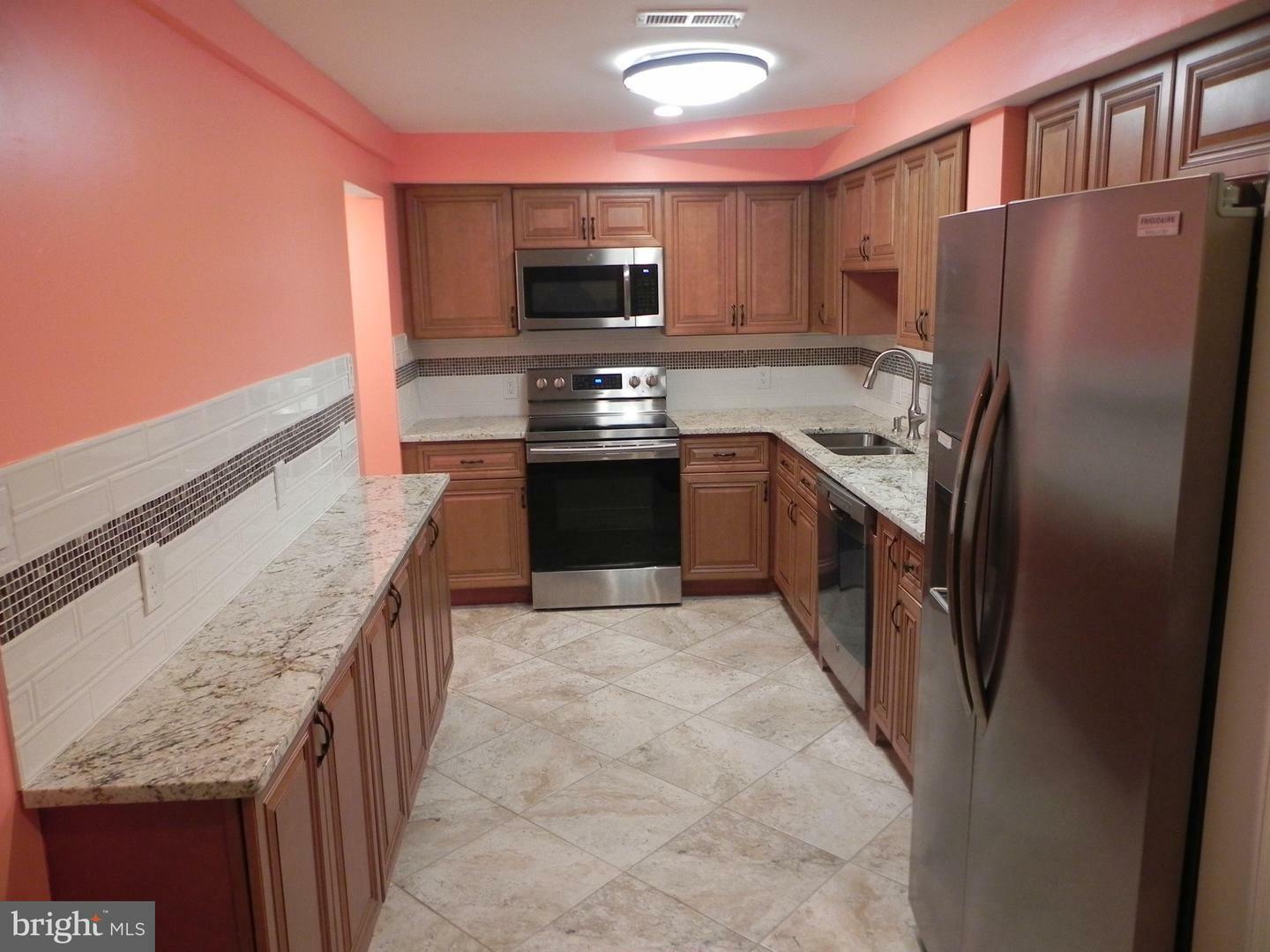 Property Photo:  1801 Laurel Rd. 1703 Timbercreek  NJ 08021 