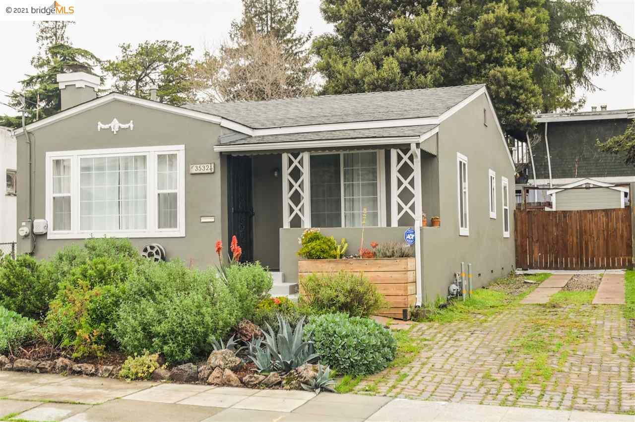 3532 Lyon Ave  Oakland CA 94601 photo