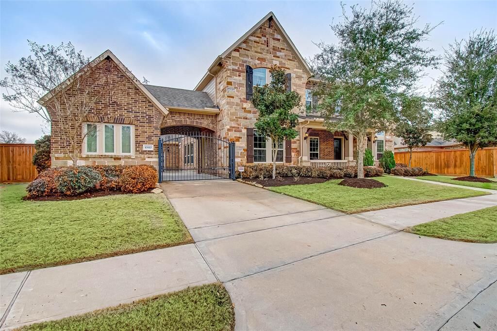 Property Photo:  10810 Slumbering Falls Lane  TX 77433 