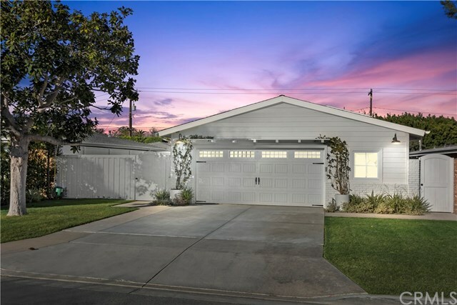 Property Photo:  416 Flower Street  CA 92627 