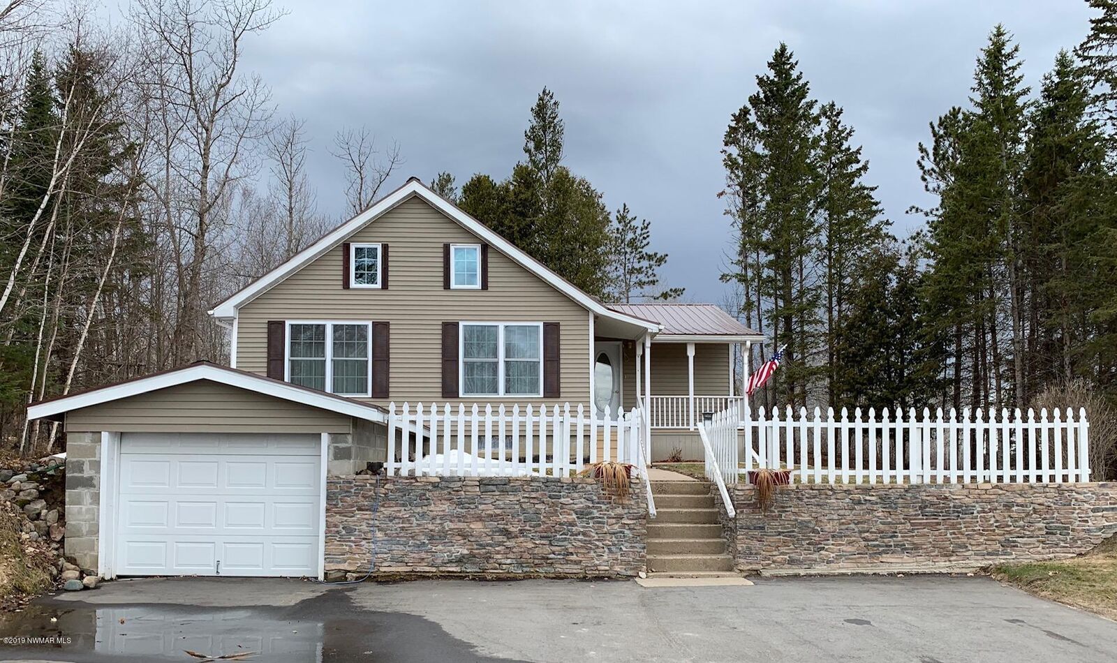 Property Photo: 16259 US 2 Highway MN 56621