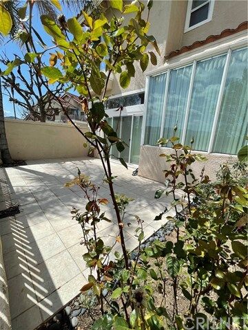 Property Photo: 600 Kingswood Lane G CA 93065