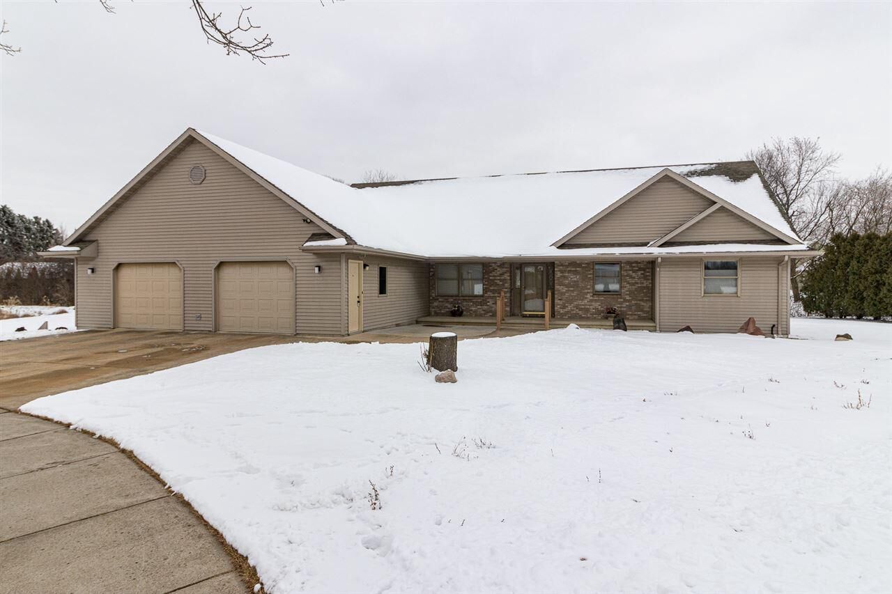 Property Photo: 509 Cortland Court WI 54136
