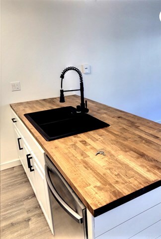 Property Photo:  3982 Valeta 261  CA 92110 