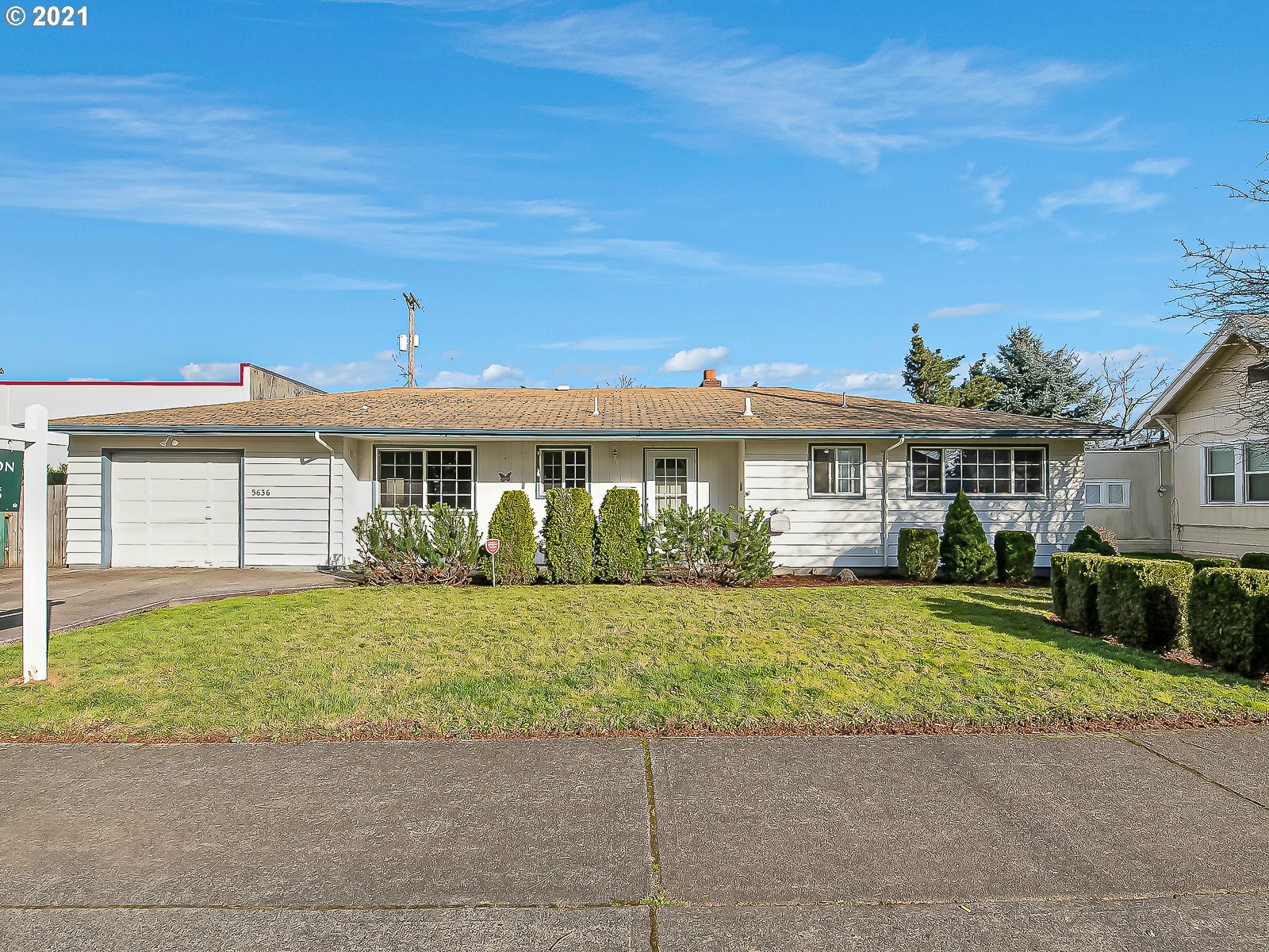 Property Photo:  5636 SE 83rd Ave  OR 97266 