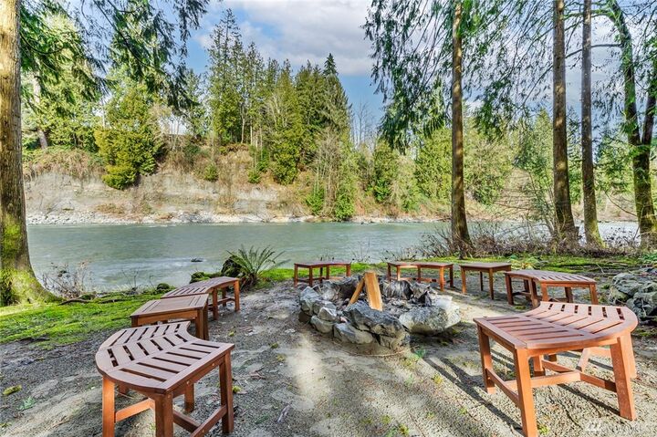Property Photo:  18217 115th St NE  WA 98252 