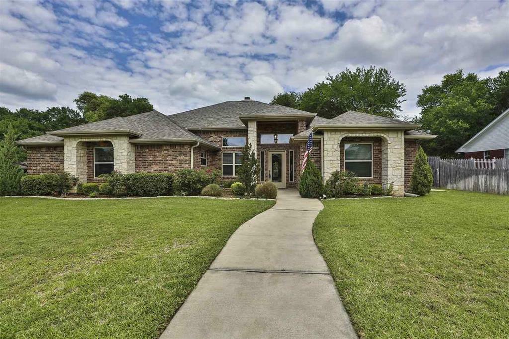 Property Photo:  1503 Oak Hollow Drive  TX 76712-2223 