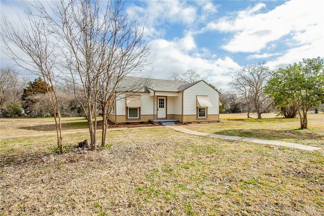 Property Photo:  1507 Fannin Street  TX 76705 