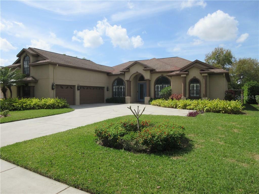 Property Photo:  1212 Carriage Park Drive  FL 33594 