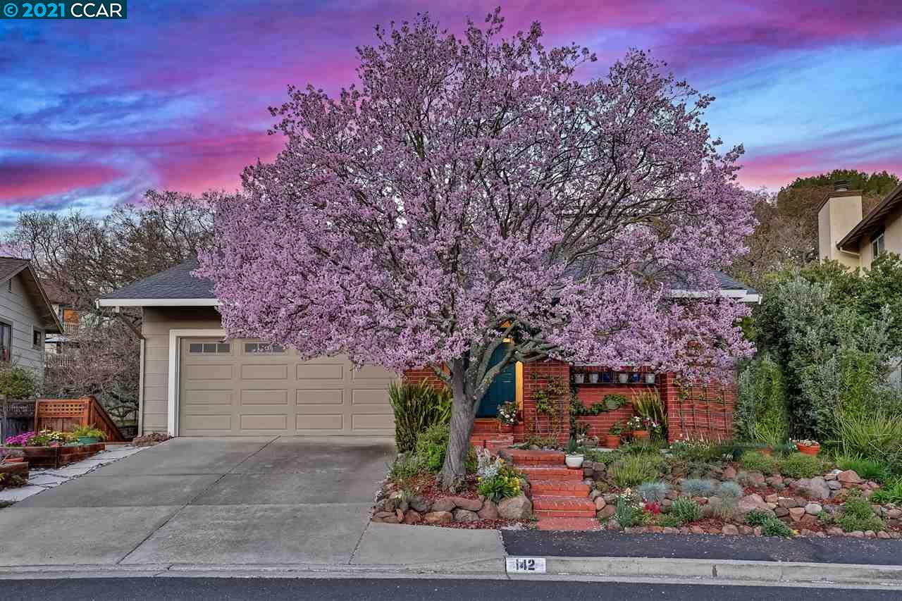 Property Photo: 142 Saint Germain Ln CA 94523