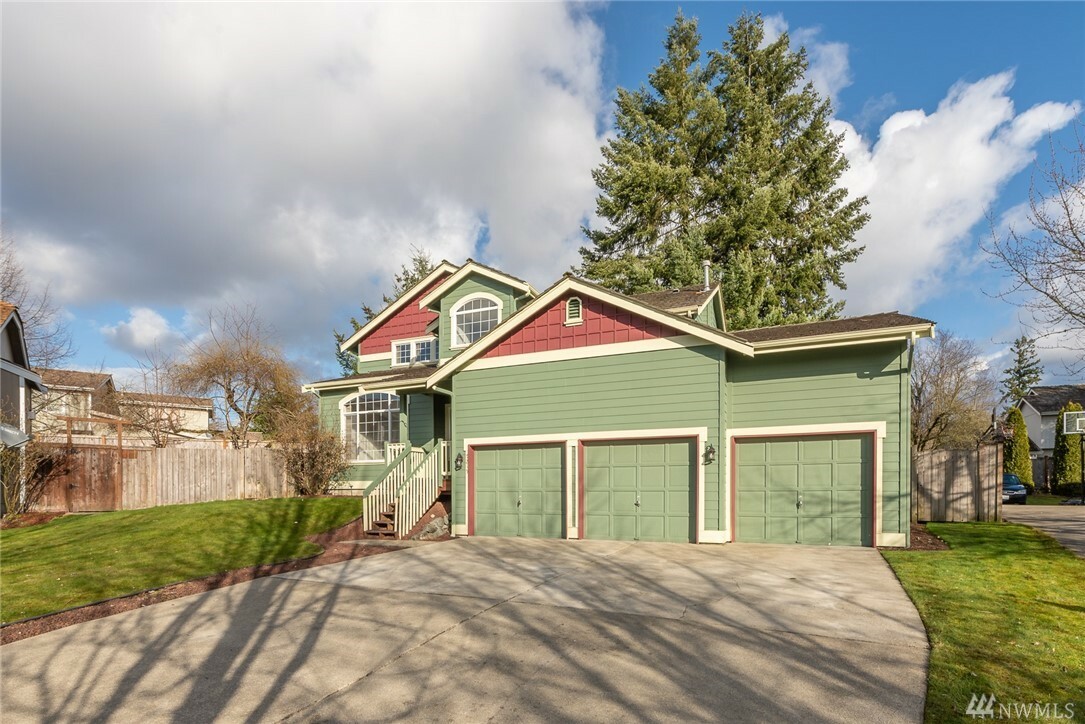 Property Photo:  7215 201st St E  WA 98387 