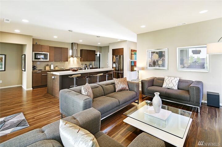 Property Photo: 3720 NE 24th St WA 98056