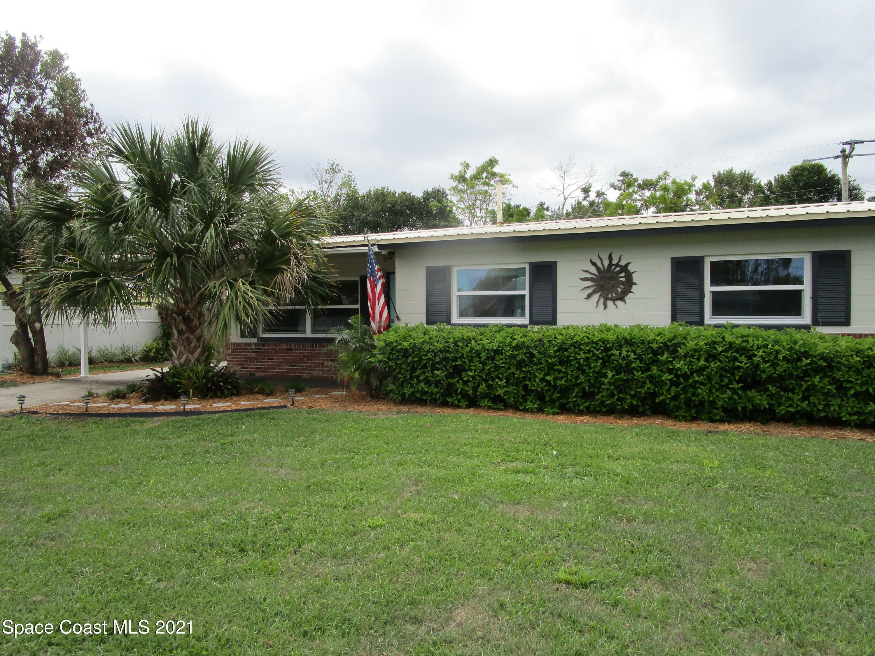 Property Photo:  945 Glenda Drive  FL 32780 