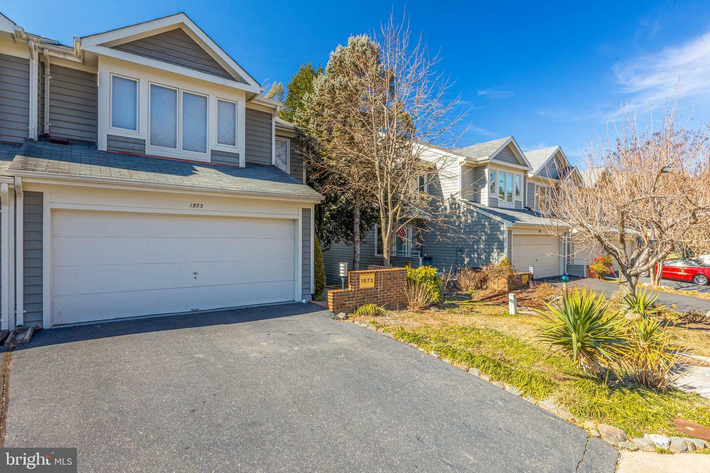 Property Photo: 1973 Lakeport Way VA 20191