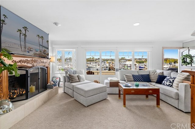 Property Photo: 125 E Bay Front CA 92662