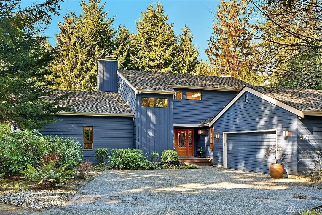 Property Photo:  2041 208 Place NE  WA 98074 