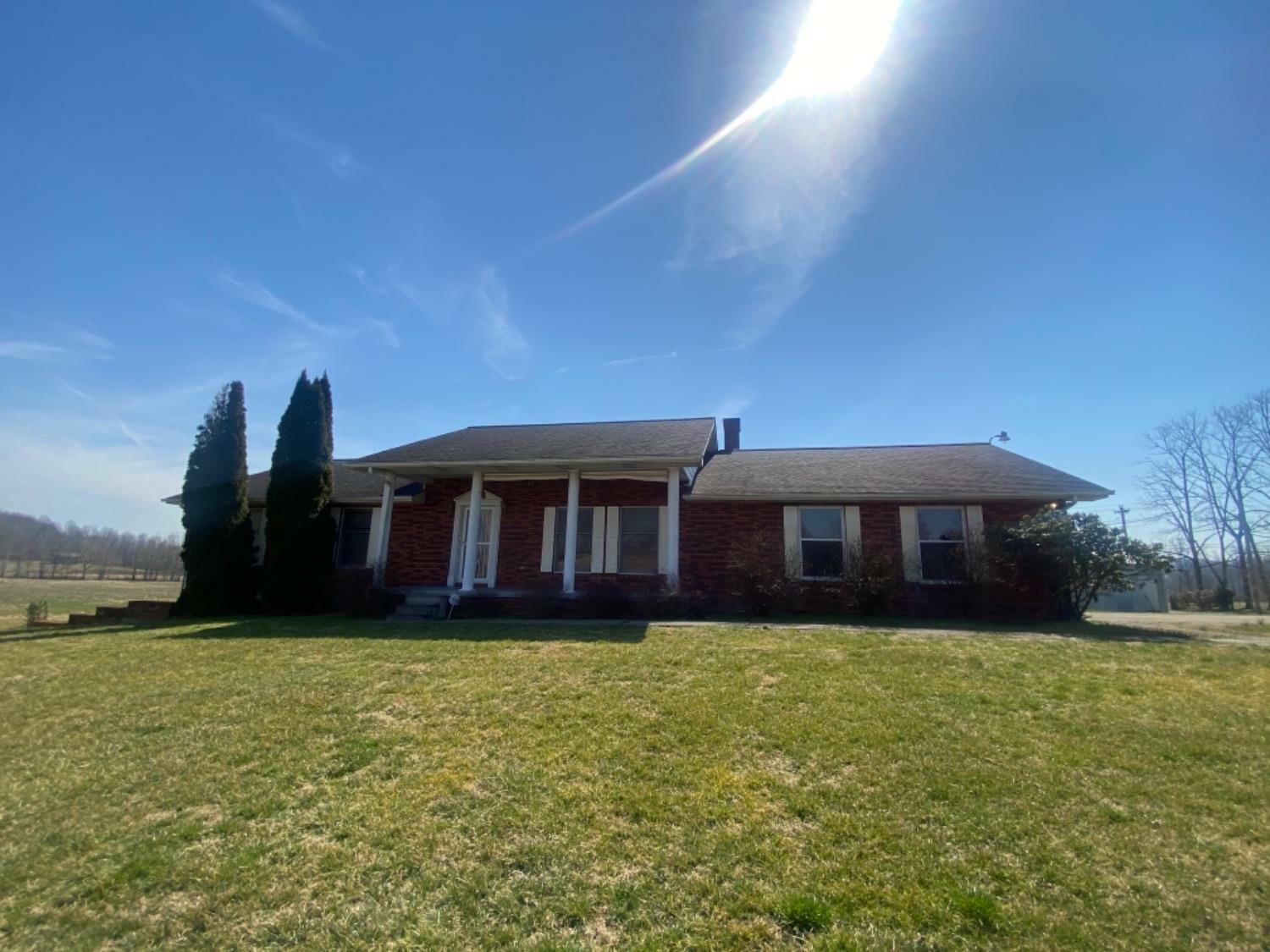 Property Photo:  6460 E Laurel Rd  KY 40741 