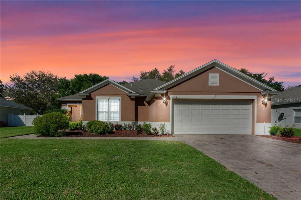 Property Photo:  2510 Azzurra Lane  FL 34761 