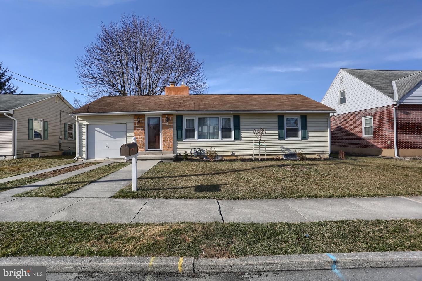 Property Photo: 207 W Walnut Street PA 17042