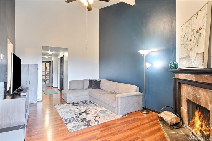 Property Photo: 2531 S 248th St A35 WA 98032