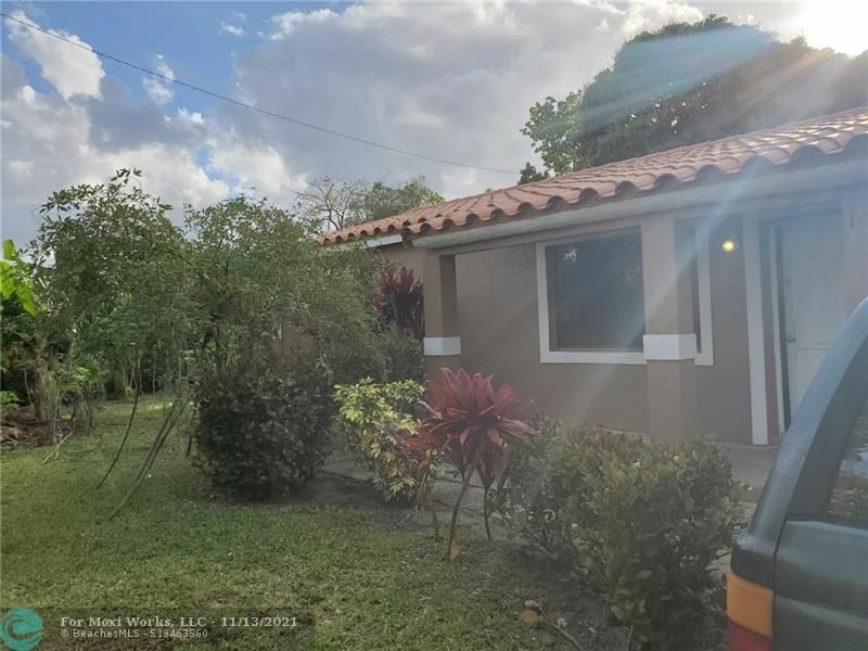 Property Photo:  1615 NW 2nd Ave  FL 33311 