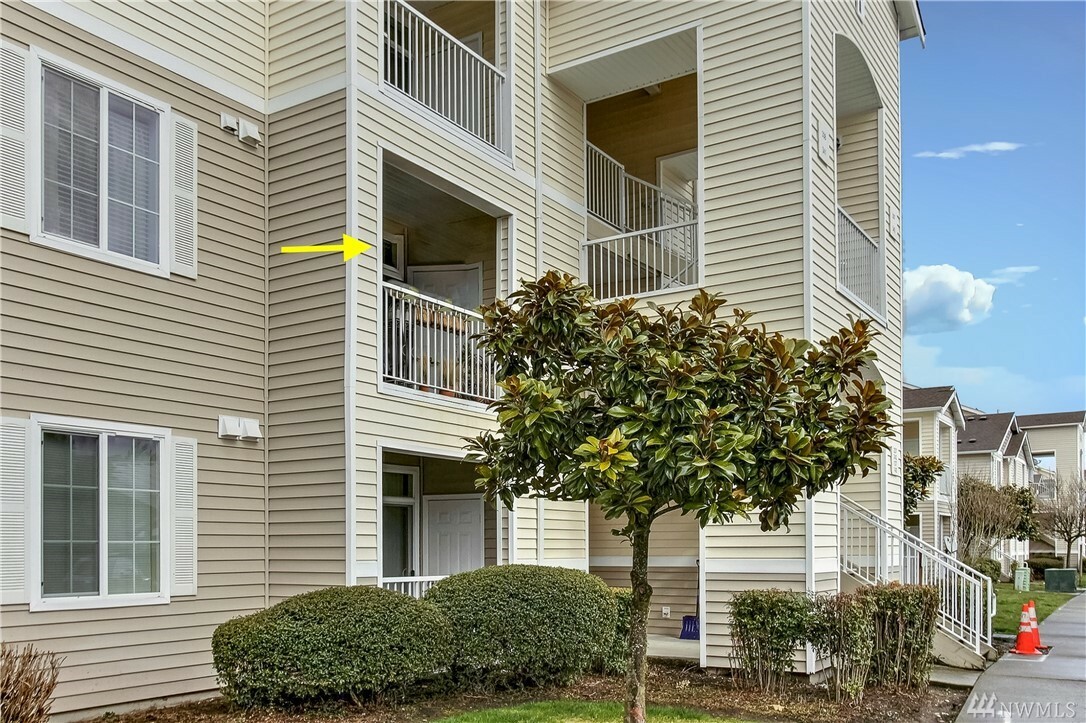 Property Photo: 10011 186th St E 241 WA 98375