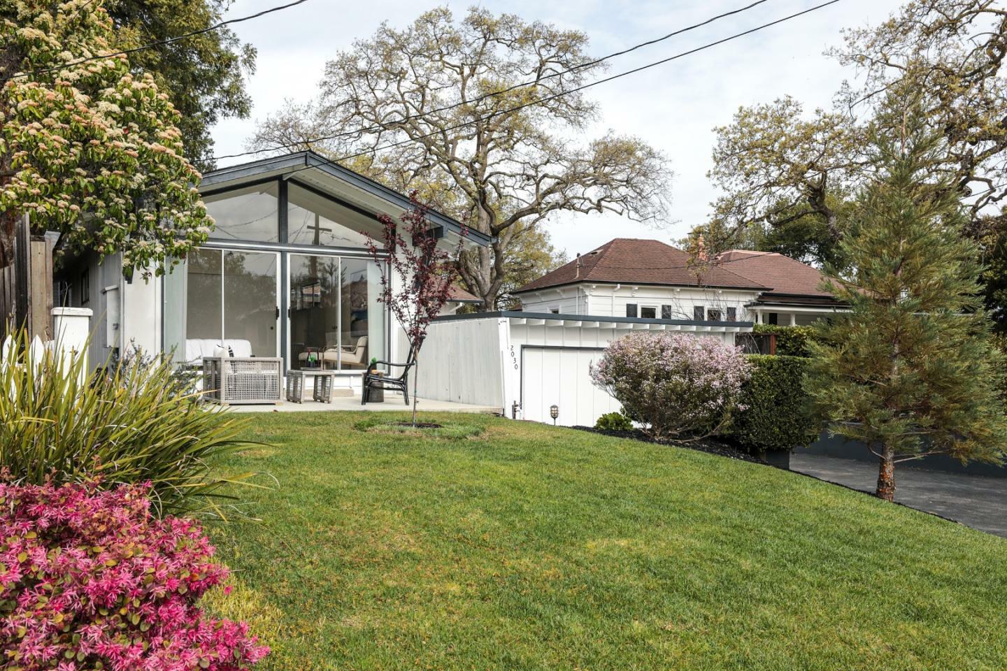 Property Photo:  2030 Liberty Park Avenue  CA 94025 