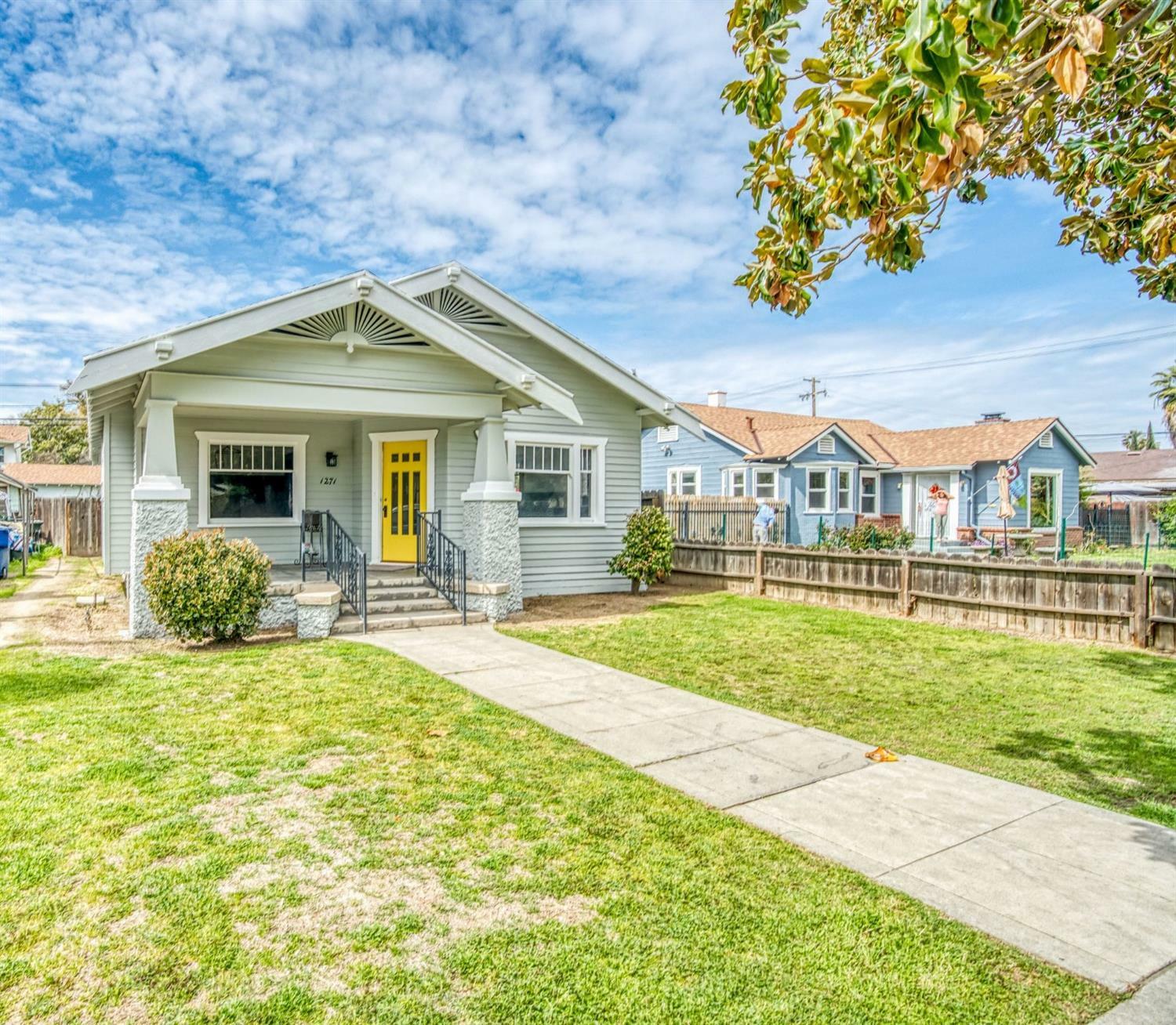 Property Photo:  1271 N College Avenue  CA 93728 