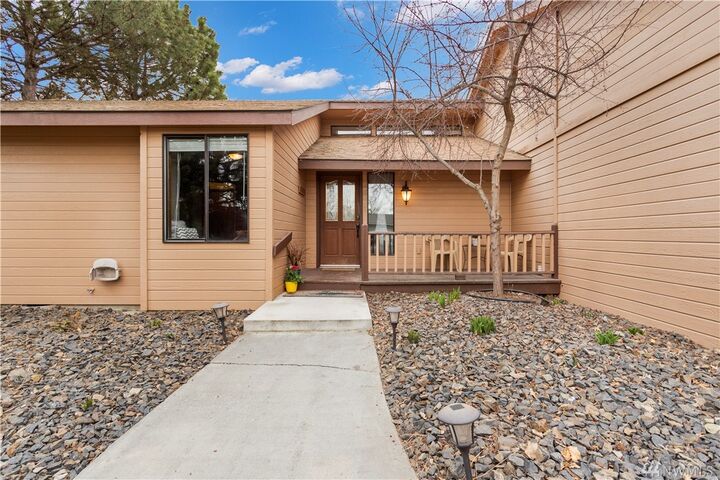 Property Photo:  9417 Naples St SE  WA 98837 
