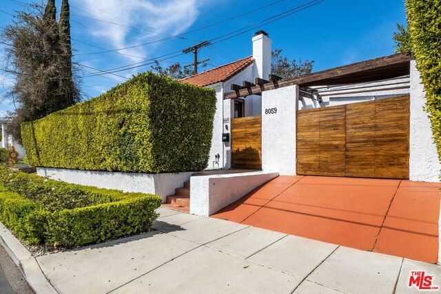 8059   Clinton St  Los Angeles CA 90048 photo