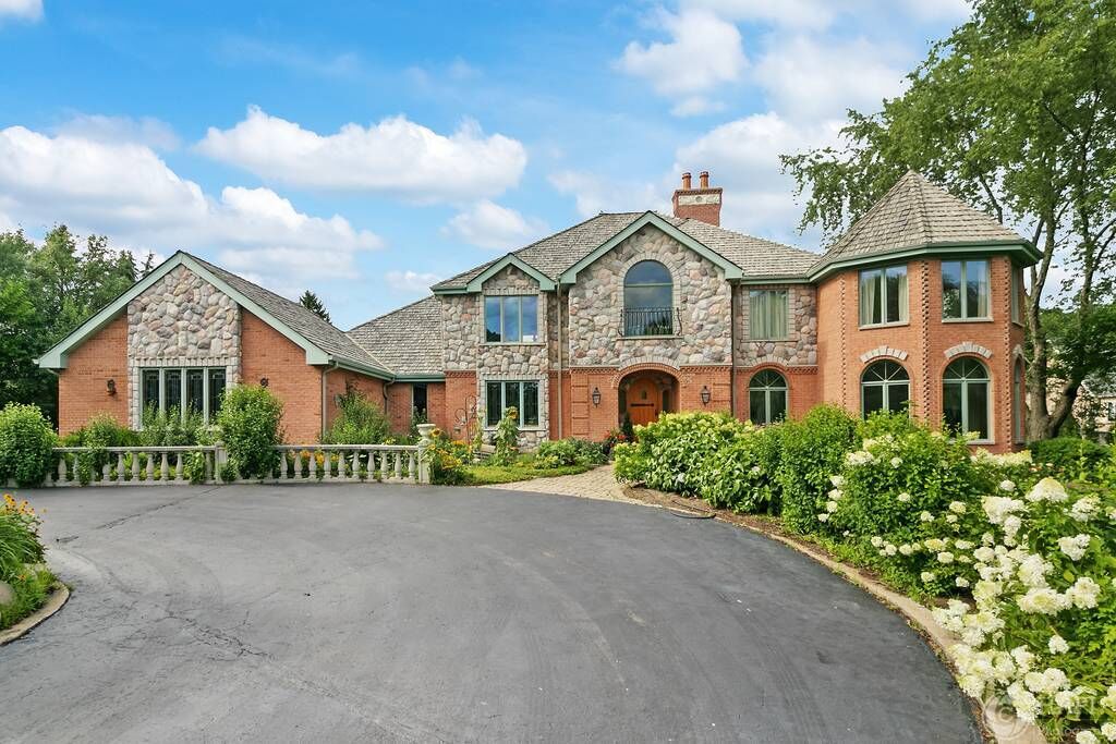 Property Photo: 427 Lauder Lane IL 60067