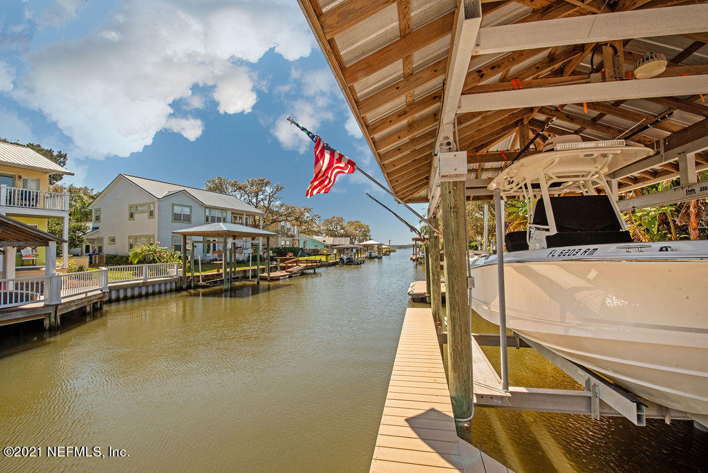 Property Photo:  6377 Putnam Street  FL 32080 