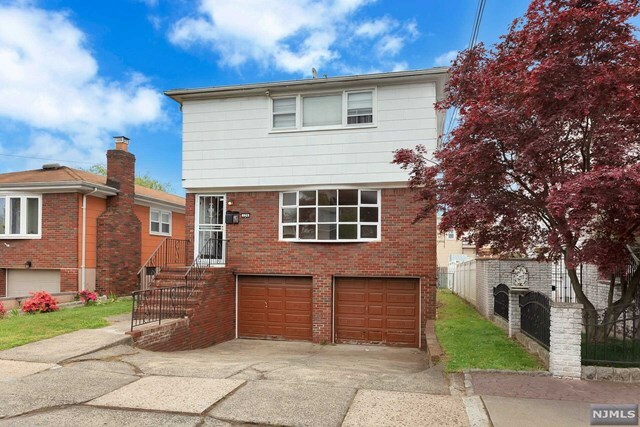 Property Photo:  124 Ivy Street  NJ 07032 
