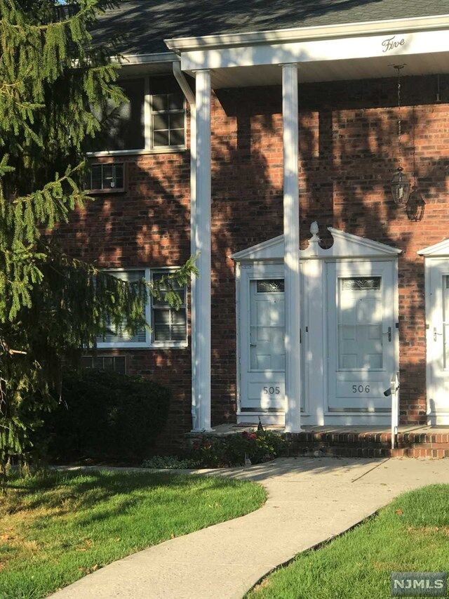 Property Photo:  505 Washington Drive  NJ 07446 
