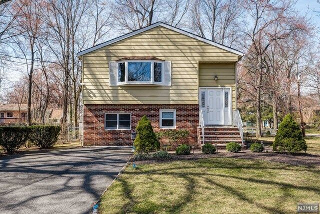 Property Photo: 165 Everett Road NJ 07054