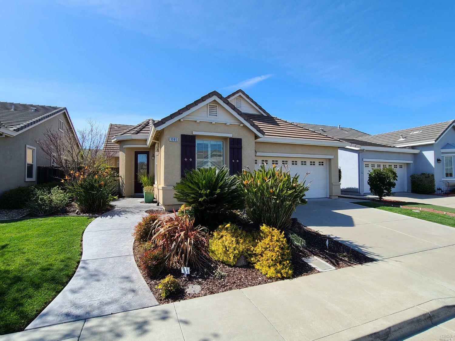 3085 Red Maple Court  Vacaville CA 95687 photo