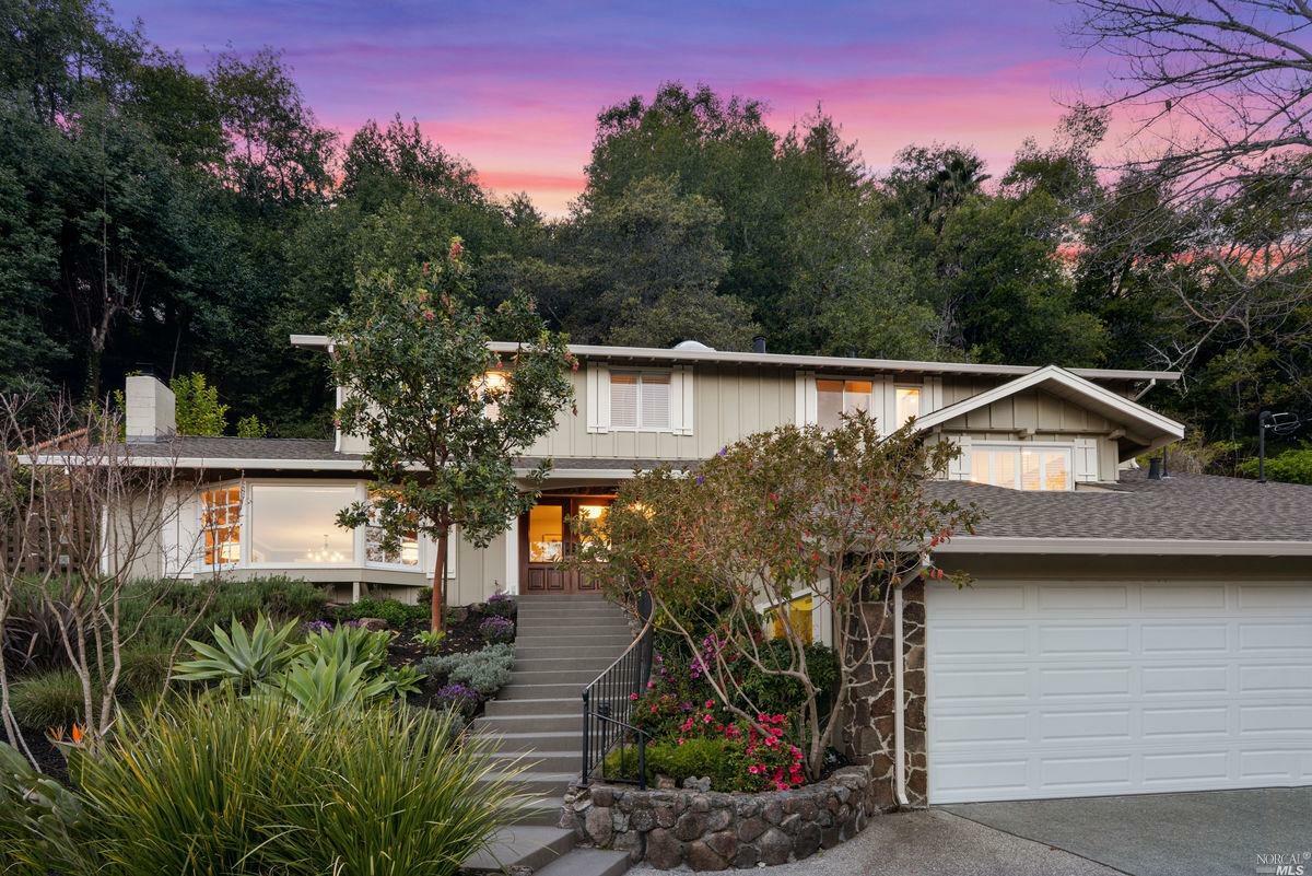 Property Photo:  21 Hillside  CA 94904 