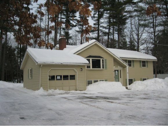 Property Photo: 4 Hartwood Drive NH 03054