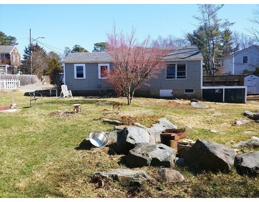 Property Photo:  5 Great Hill Ln  MA 01966 