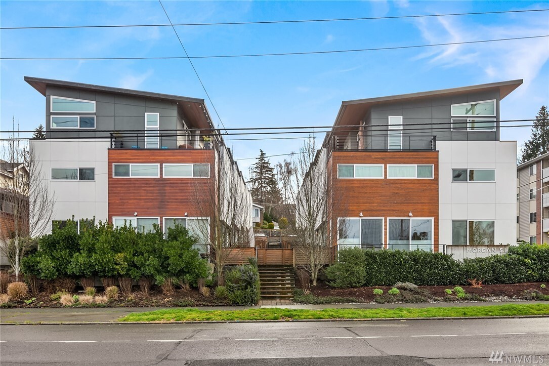 Property Photo:  7016 California Ave SW D  WA 98136 