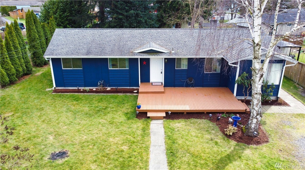 Property Photo:  1305 Talcott St  WA 98284 