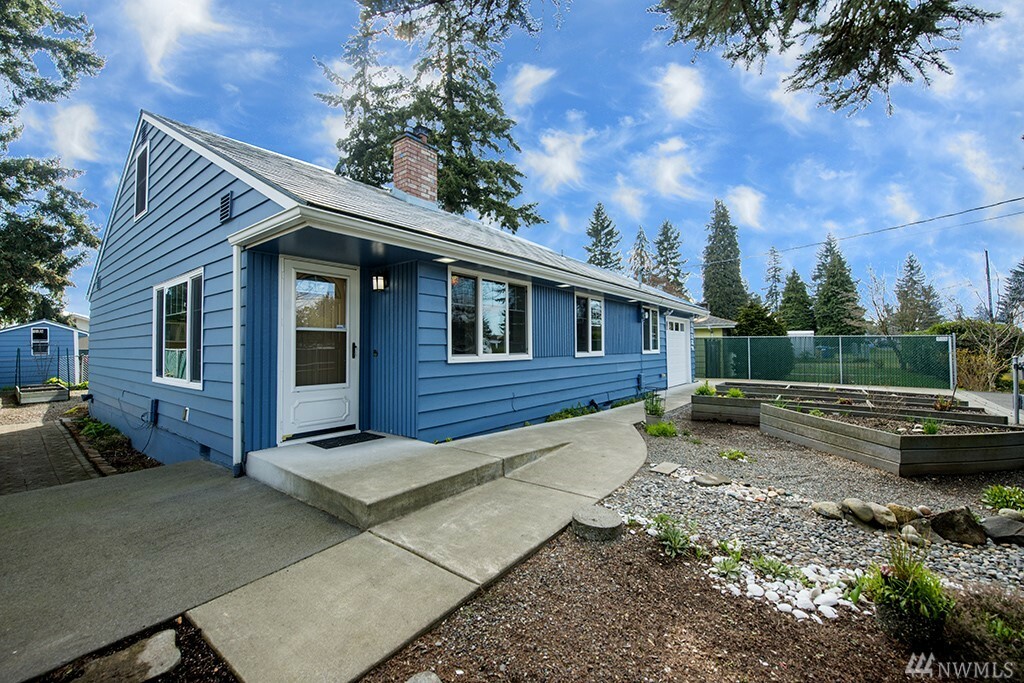 Property Photo:  12224 2nd Place SW  WA 98146 