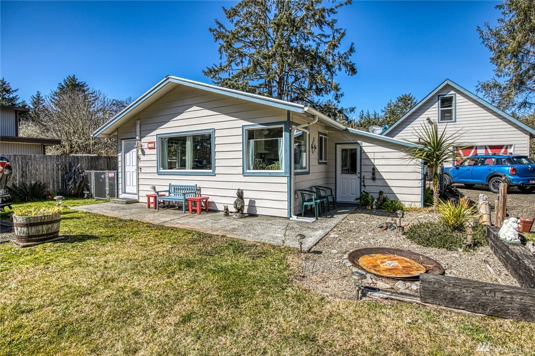 Property Photo:  160 Cloquallum St SE  WA 98569 