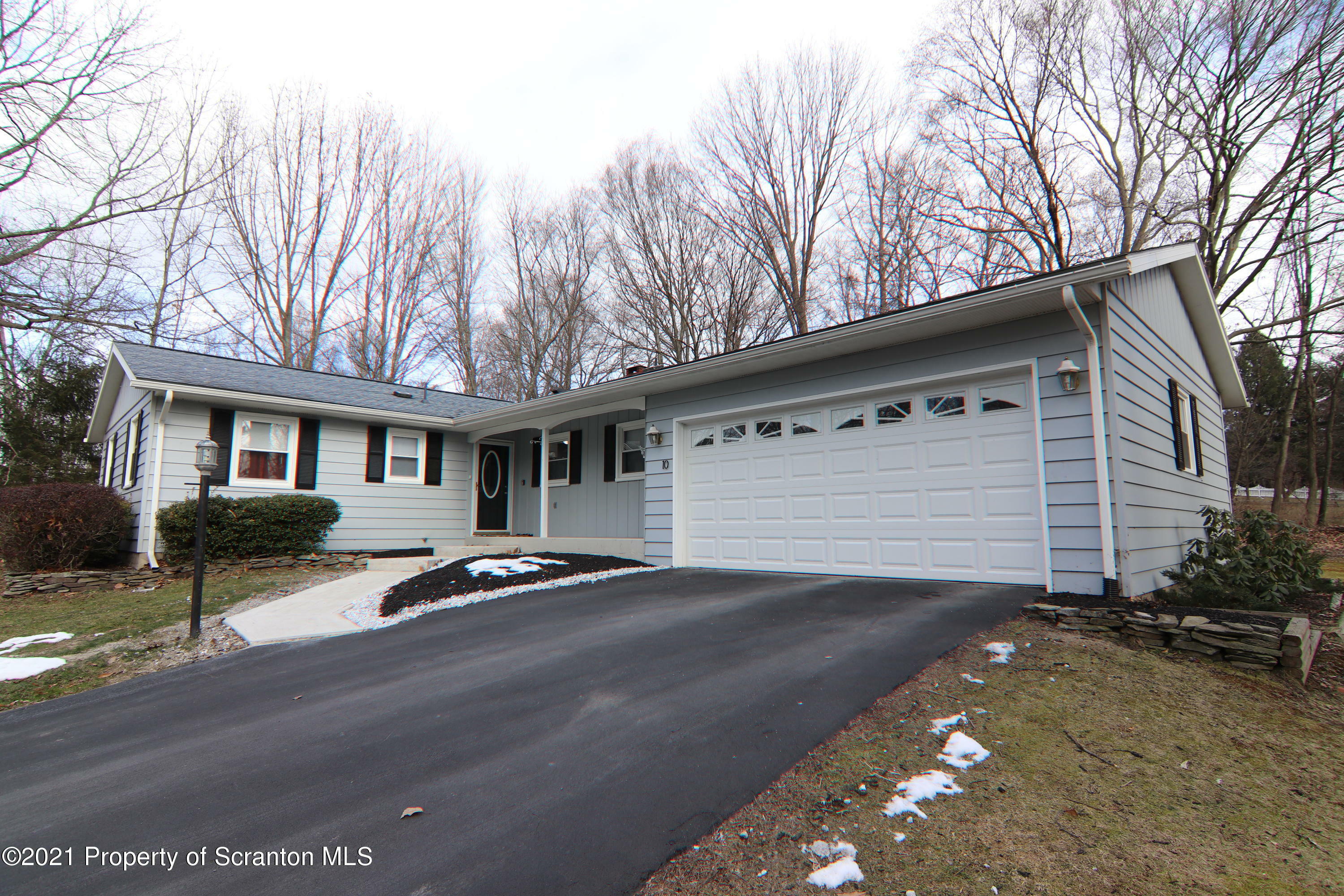 Property Photo:  10 Laurel Drive  PA 18657 