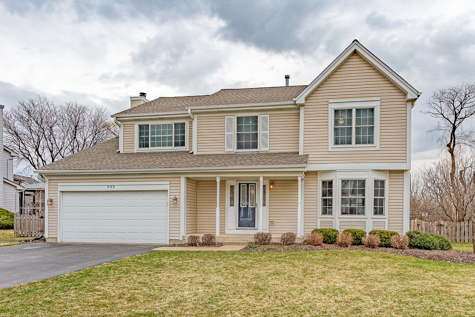 Property Photo: 933 Manchester Road IL 60047