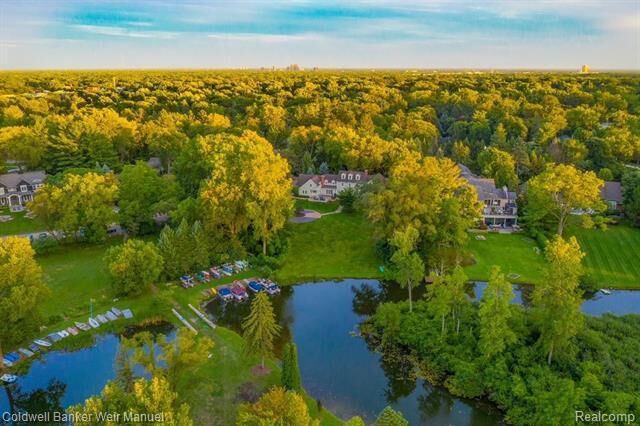 Property Photo:  6290 Wing Lake Road  MI 48301 